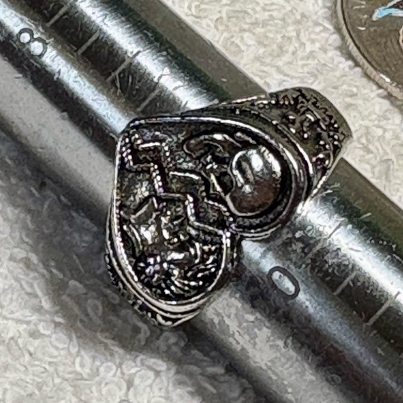 Silver Men's Signet Ring/skeleton - Picture 2 of 7